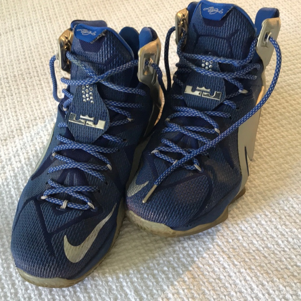 Nike especial edition size usa 11/5